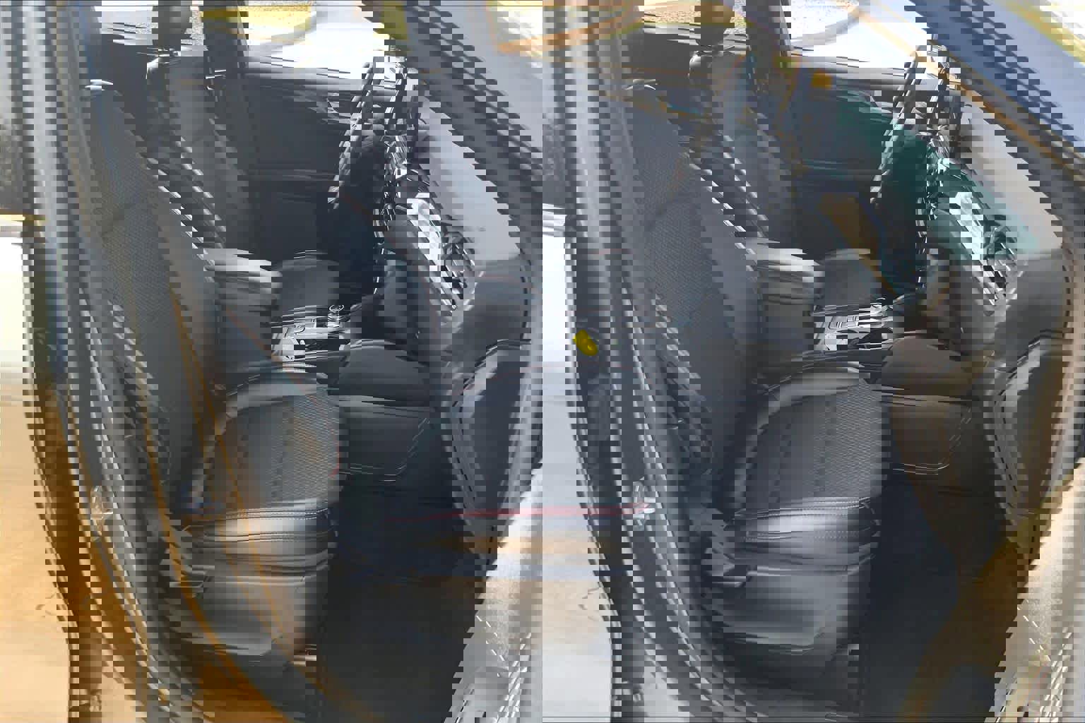 Used 2025 Ford Escape ST-Line image 8