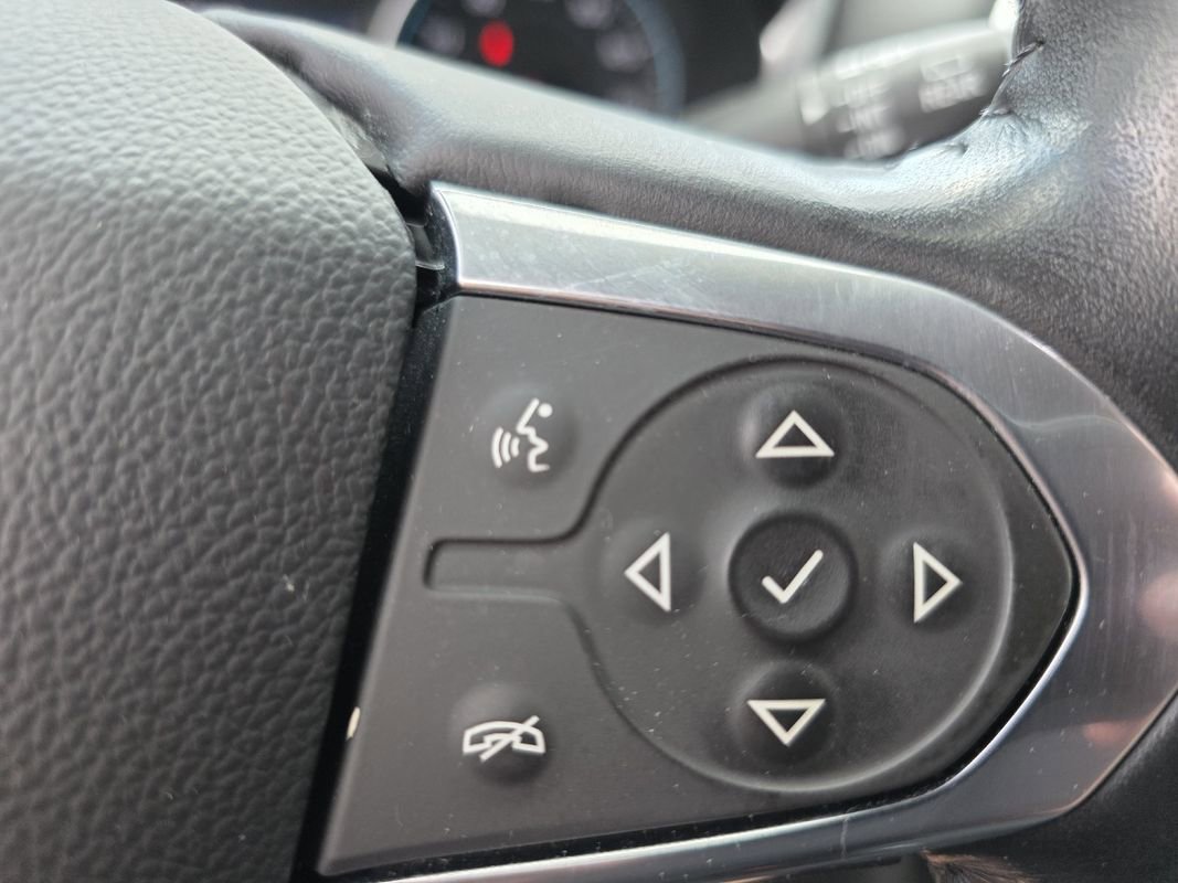 Used 2020 Chevrolet Traverse LT w/ LT Premium Package FWD image 28