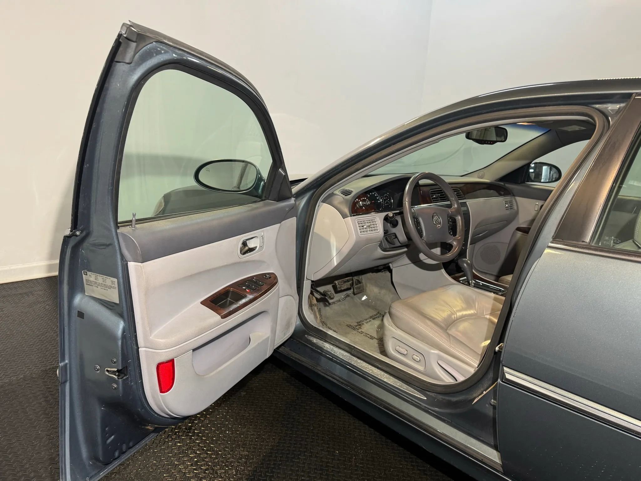 Used 2007 Buick LaCrosse CXS w/ Driver Confidence Package image 8