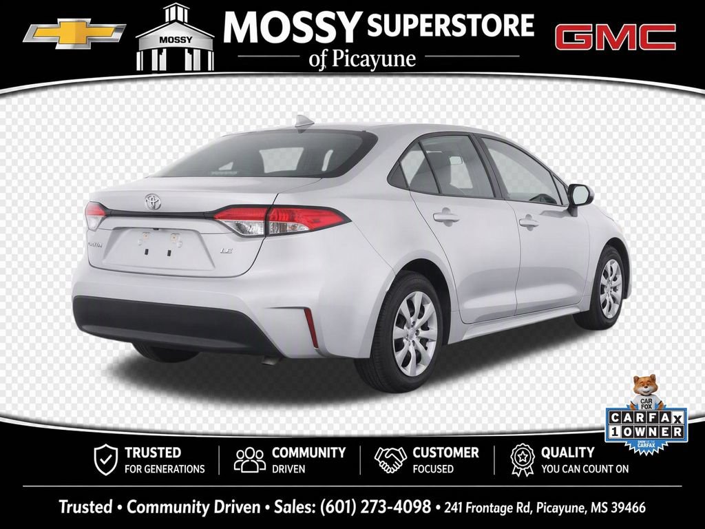 Used 2025 Toyota Corolla LE FWD image 4