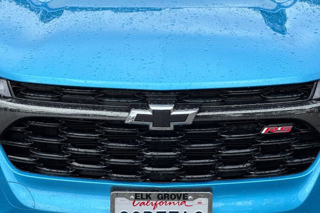 Used 2025 Chevrolet Trax RS w/ Sunroof Package FWD image 45