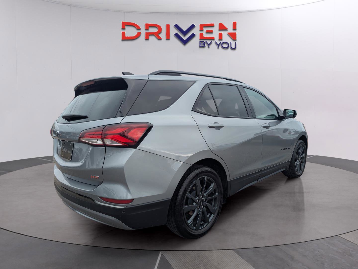 Used 2023 Chevrolet Equinox RS w/ RS Leather Package image 5