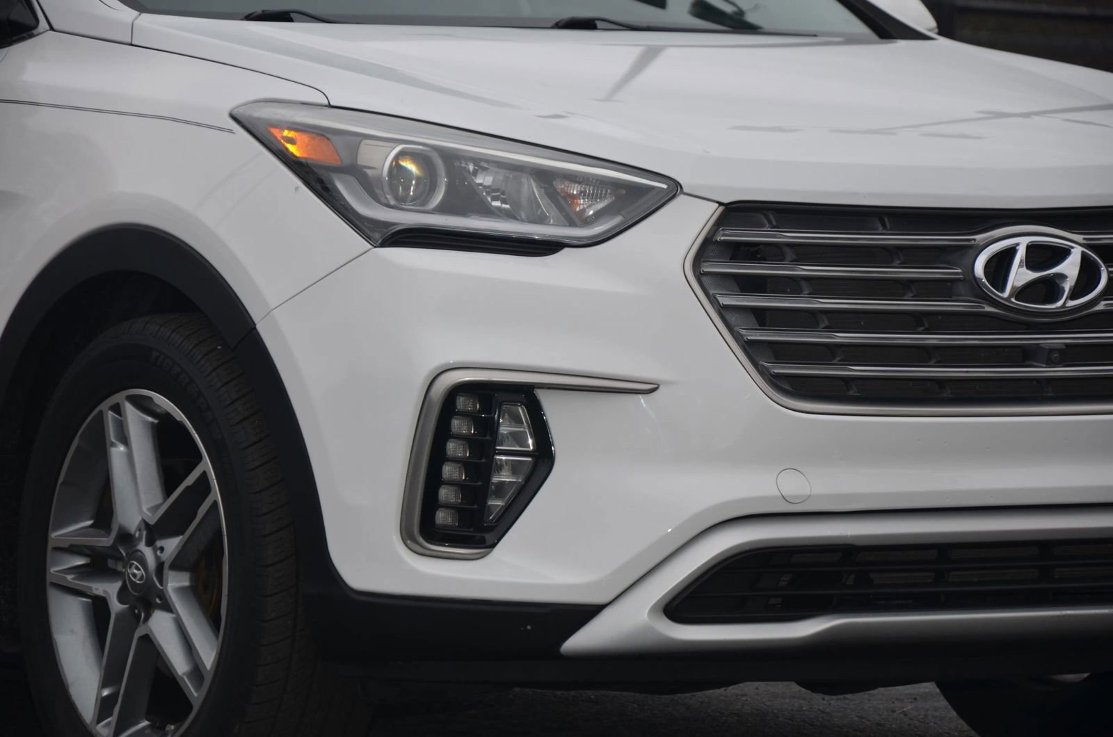 Used 2017 Hyundai Santa Fe Limited image 10