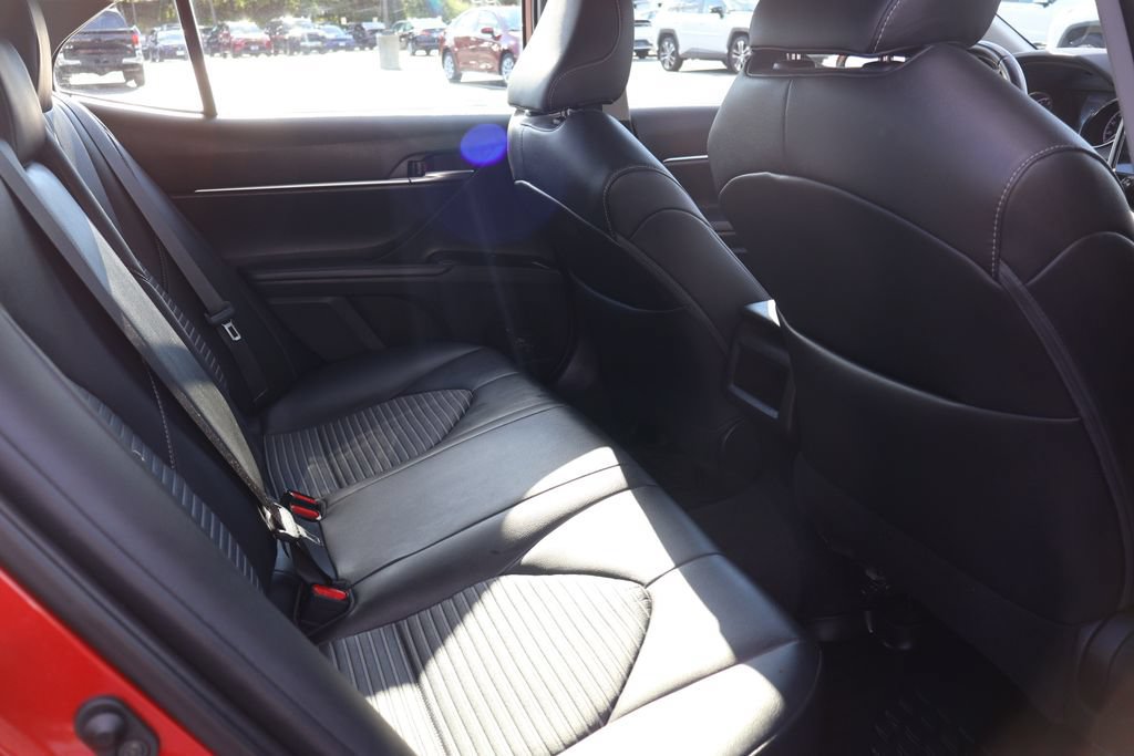 Used 2019 Toyota Camry SE FWD image 18