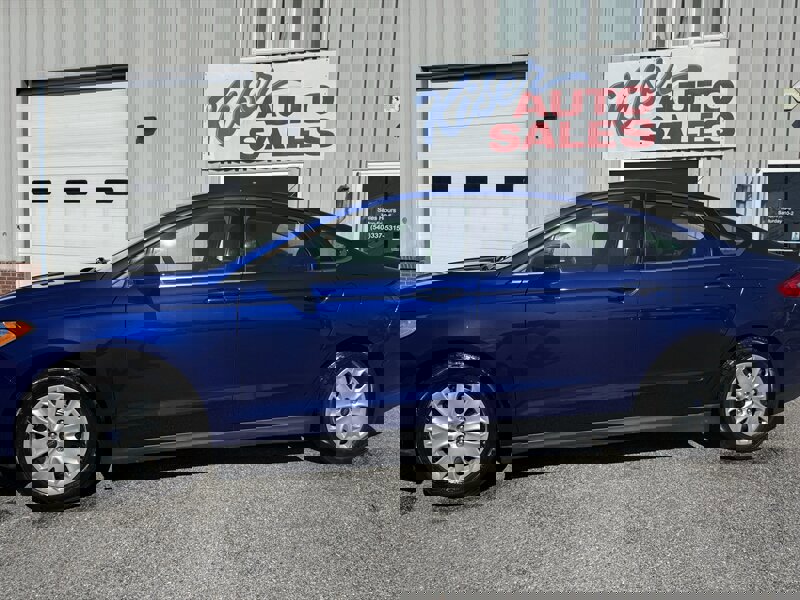 Used 2014 Ford Fusion S image 10