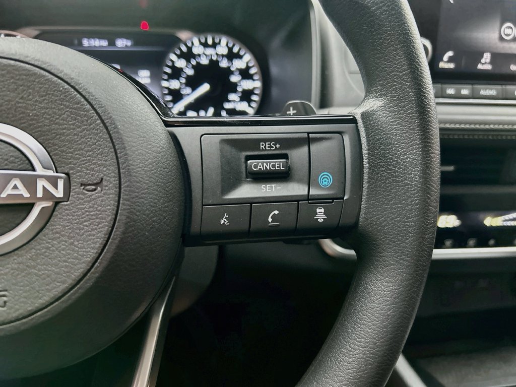 Used 2023 Nissan Rogue SV FWD image 12