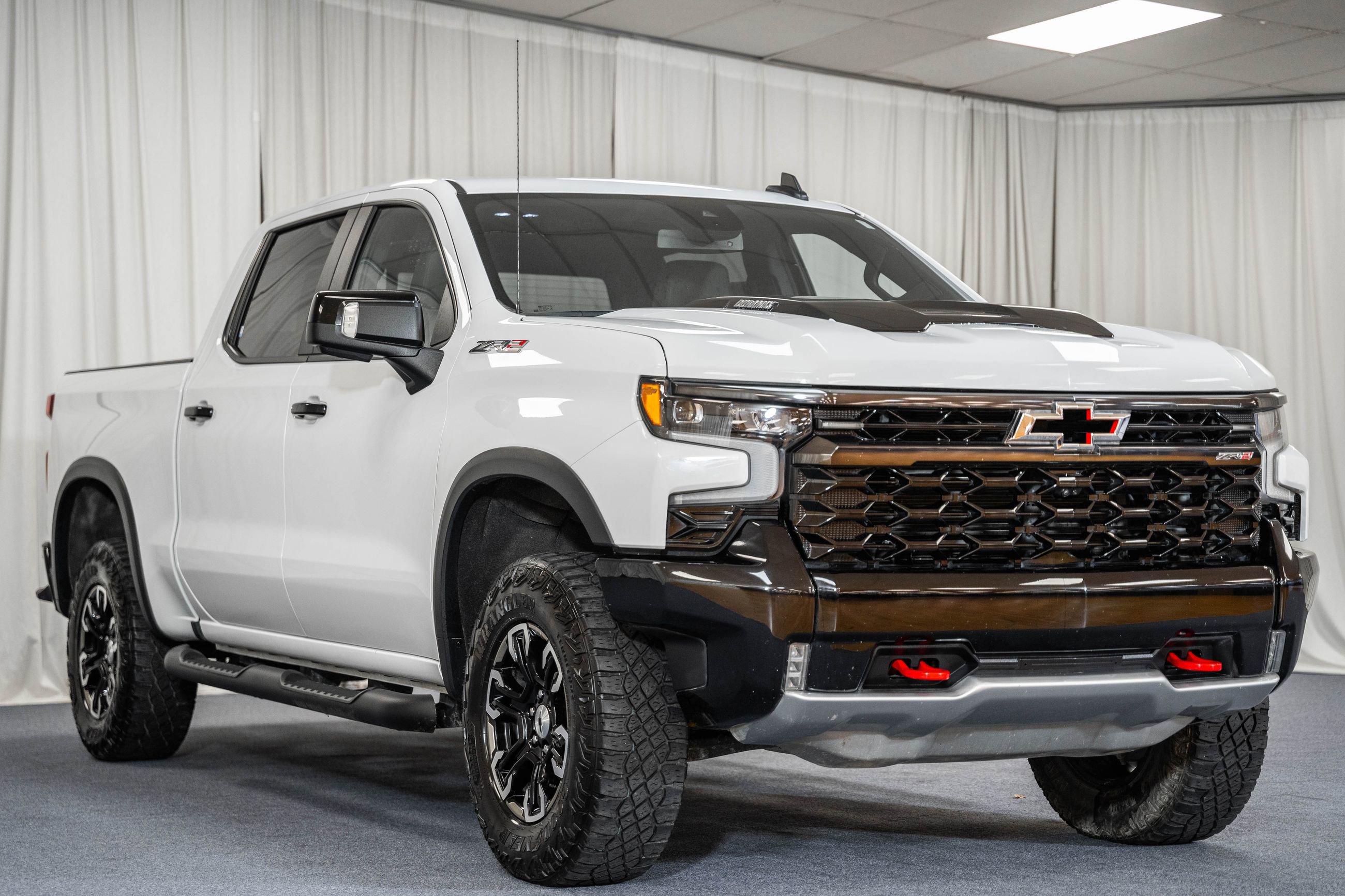 Used 2024 Chevrolet Silverado 1500 ZR2 image 1