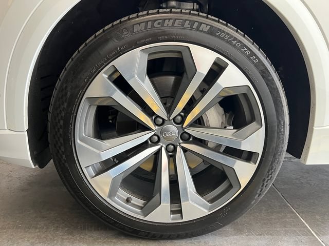 Used 2019 Audi Q8 Prestige AWD/4WD image 9