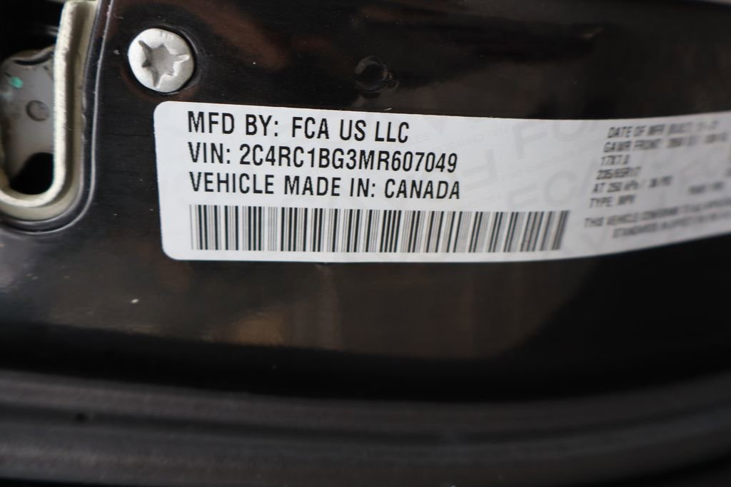 Used 2021 Chrysler Pacifica Touring-L w/ Uconnect Theater Family Group image 59