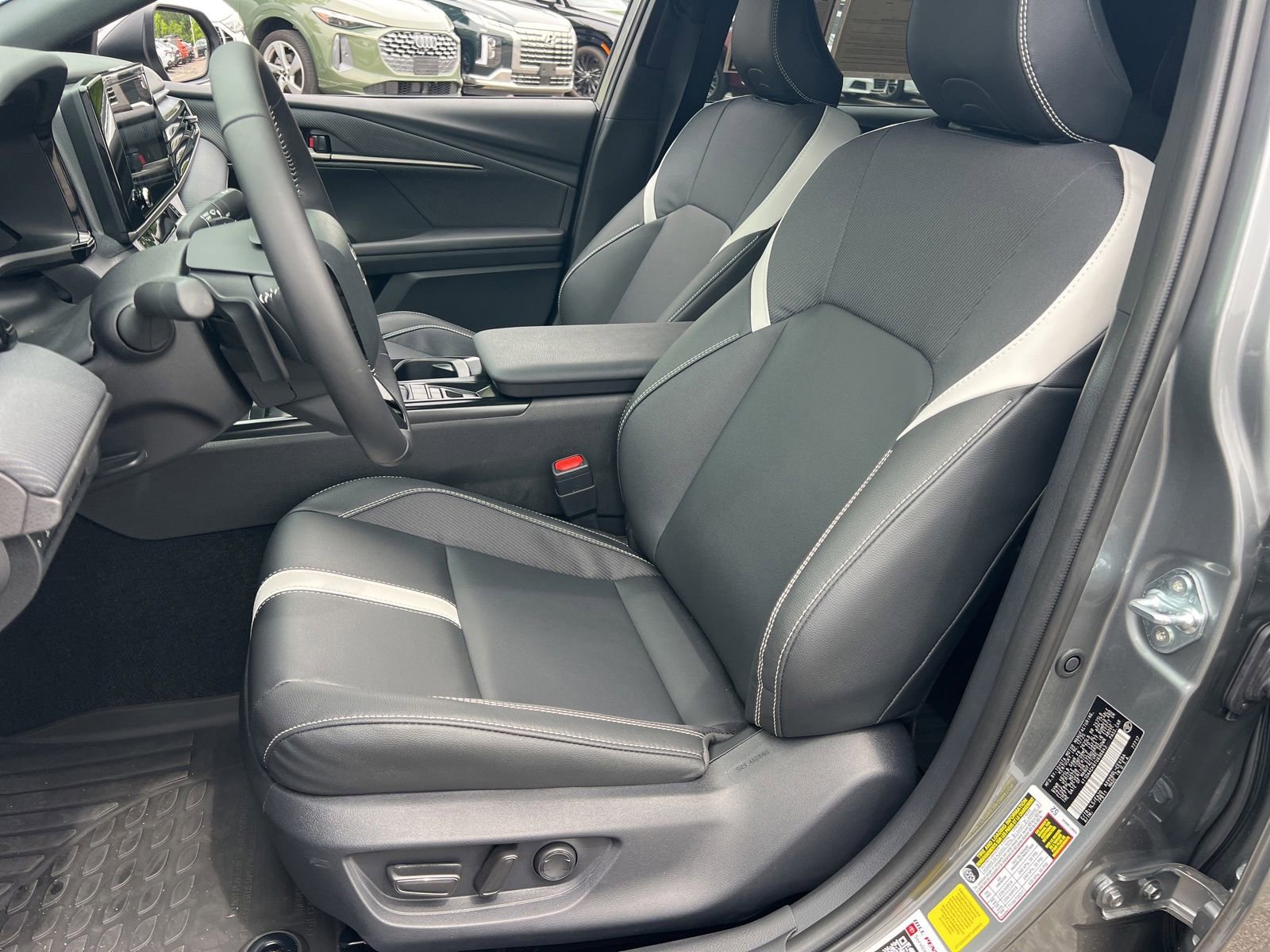 Used 2026 Toyota Camry SE FWD image 27