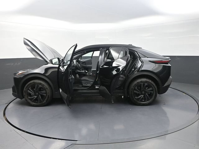 New 2026 Toyota C-HR AWD/4WD image 39