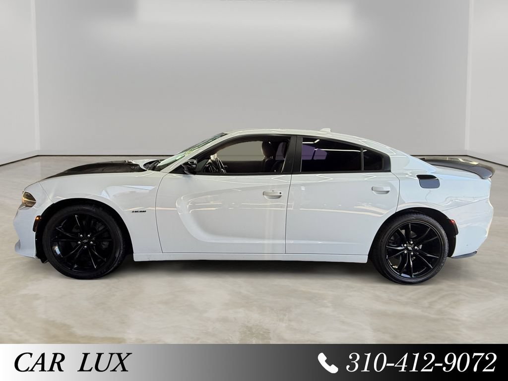 Used 2018 Dodge Charger R/T w/ Blacktop Package RWD image 2