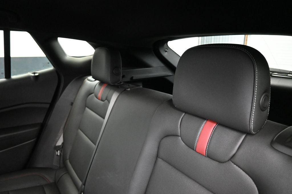 Used 2025 Chevrolet Trax RS w/ Driver Confidence Package FWD image 13