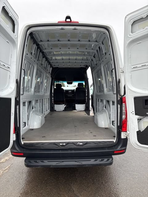 Used 2023 Mercedes-Benz Sprinter 2500 image 20