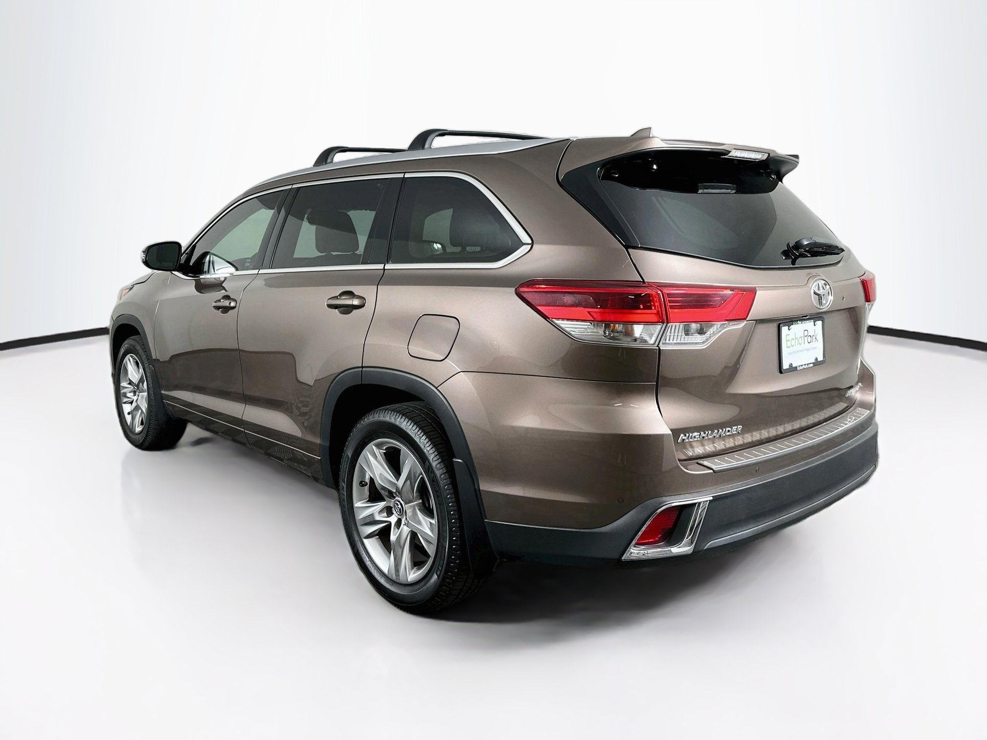Used 2019 Toyota Highlander Limited AWD/4WD image 5