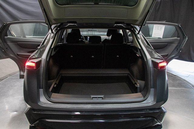 Used 2023 Nissan Ariya FWD image 18