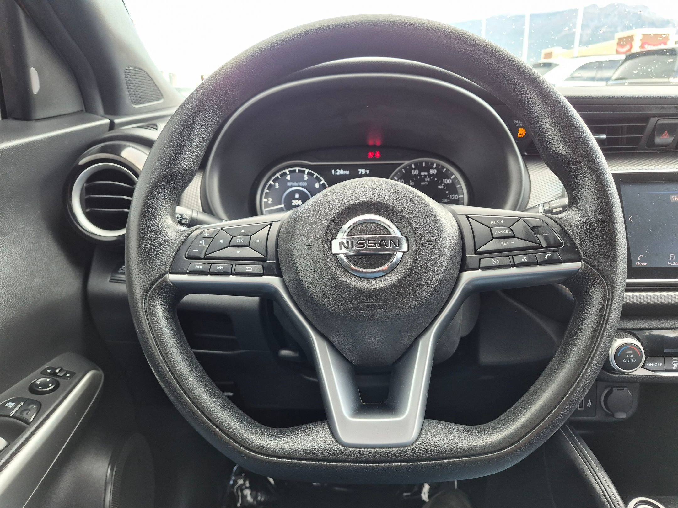 Used 2019 Nissan Kicks SV FWD image 17