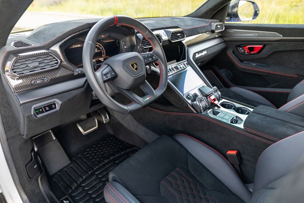 Used 2023 Lamborghini Urus Performante image 50