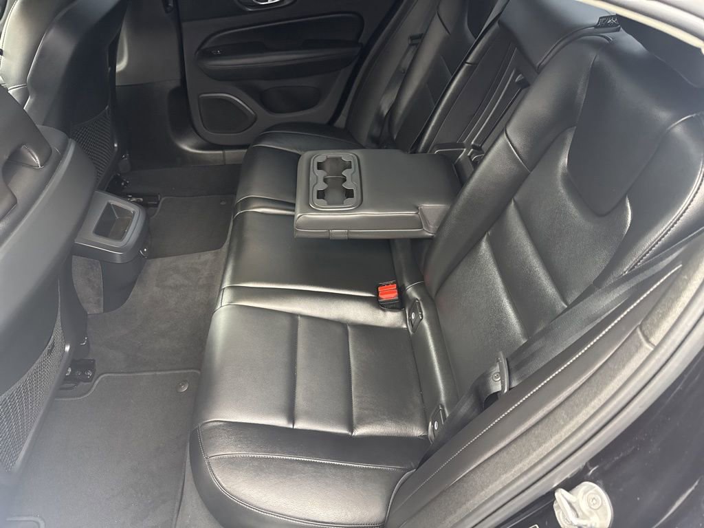 Used 2024 Volvo S60 B5 Core image 31