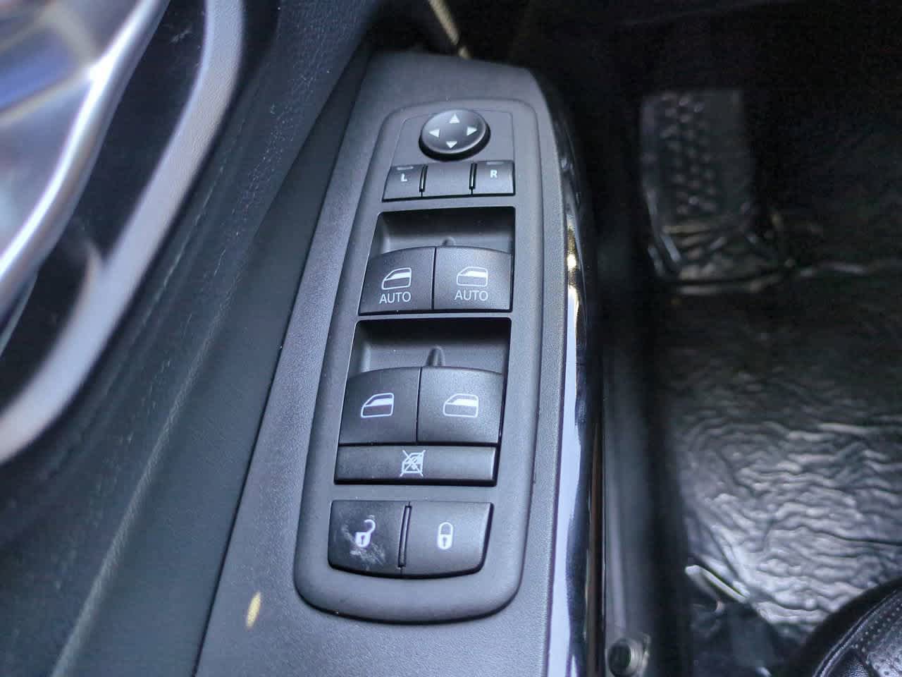 Used 2023 Jeep Cherokee Altitude Lux AWD/4WD image 23