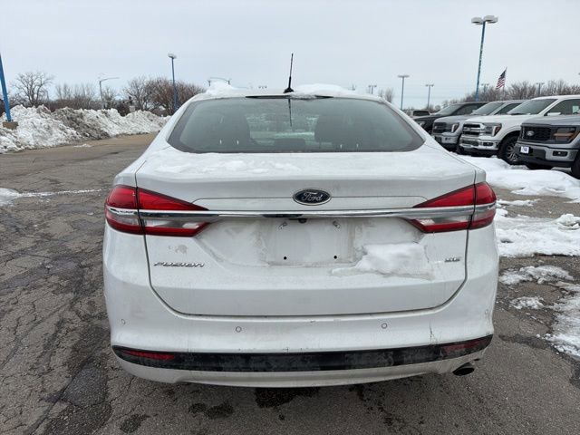Used 2017 Ford Fusion SE w/ Fusion SE Technology Package image 5