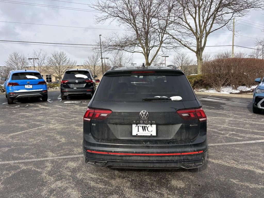 Used 2022 Volkswagen Tiguan SE R-Line image 6