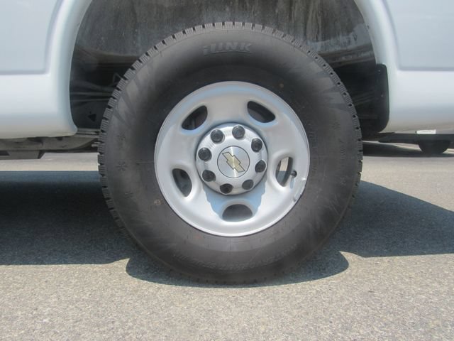 Certified 2025 Chevrolet Express 2500 w/ Driver Convenience Package RWD image 6