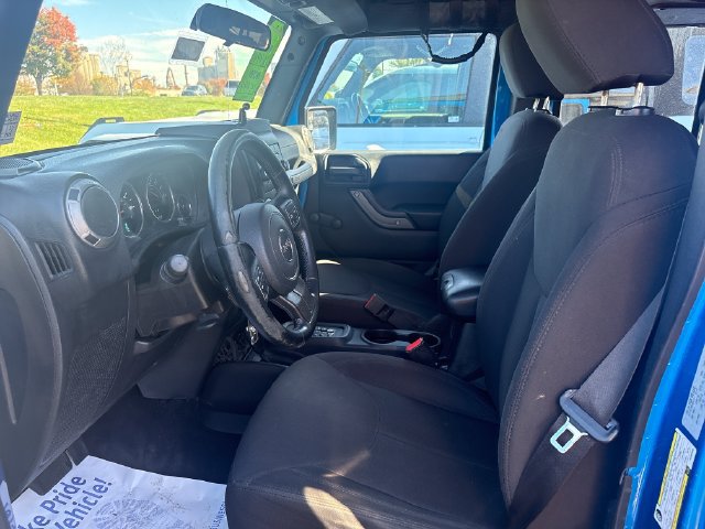Used 2016 Jeep Wrangler Unlimited Sport w/ Connectivity Group AWD/4WD image 10