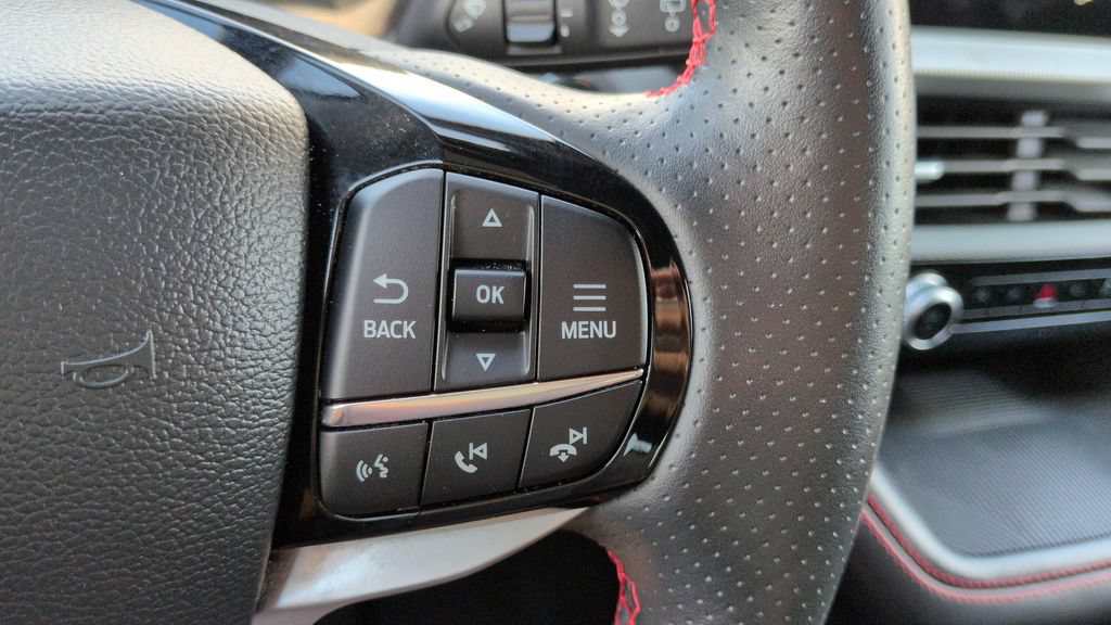Used 2025 Ford Explorer ST-Line AWD/4WD image 22
