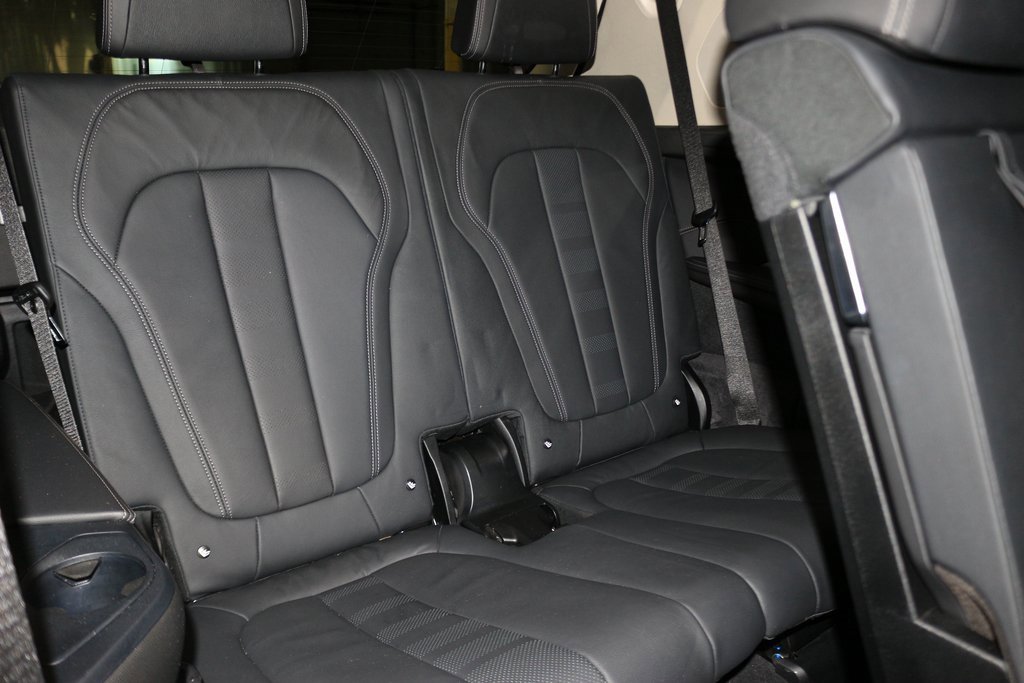 Used 2022 BMW X7 xDrive40i w/ Parking Assistance Package image 18