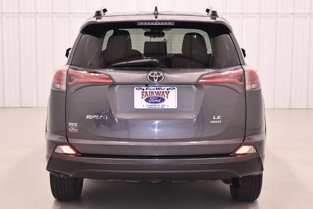Used 2018 Toyota RAV4 LE w/ Carpet Mat Package AWD/4WD image 9