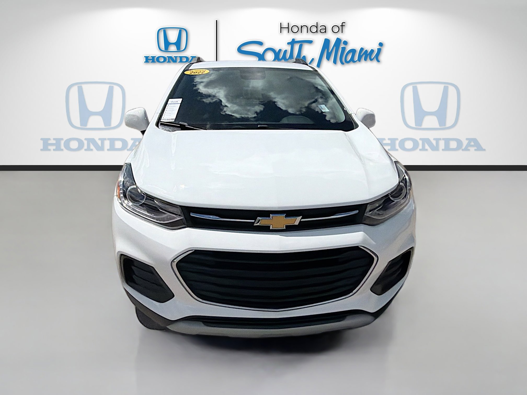 Used 2022 Chevrolet Trax LT w/ LT Convenience Package image 2