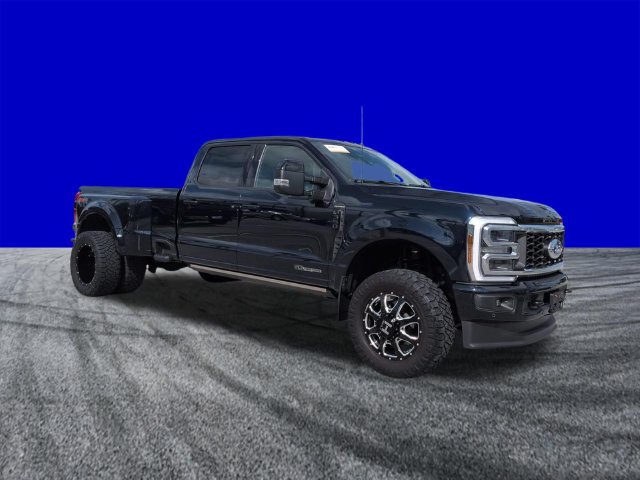 Certified 2025 Ford F350 Platinum w/ FX4 Off-Road Package AWD/4WD image 2