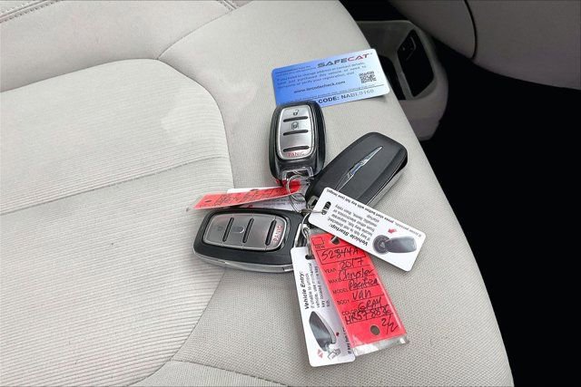 Used 2017 Chrysler Pacifica LX image 11