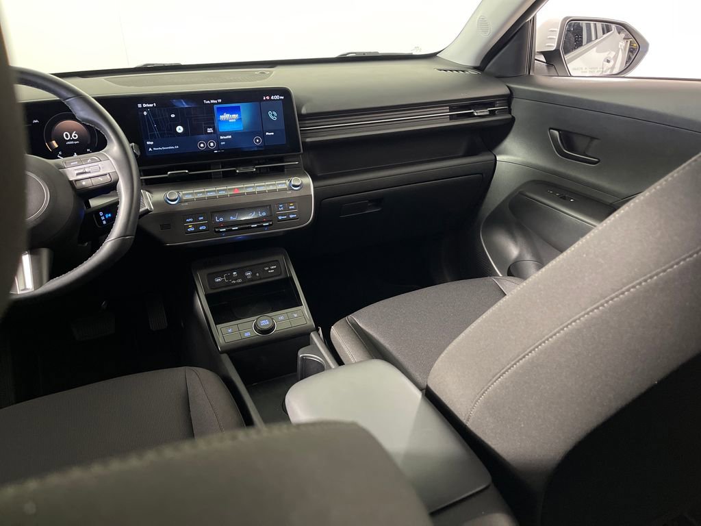 Certified 2025 Hyundai Kona SEL FWD image 17