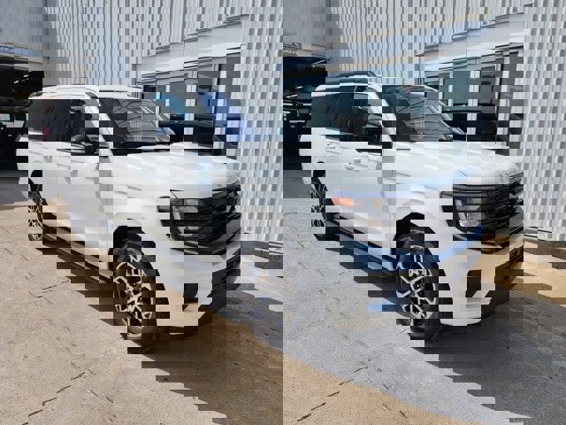 New 2025 Ford Expedition Max Active image 4