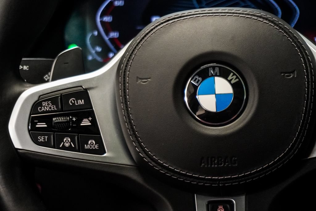 Used 2020 BMW X6 M50i w/ Executive Package AWD/4WD image 16
