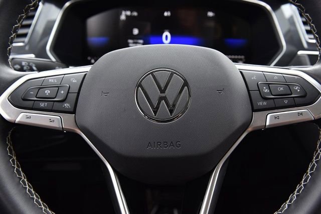 Certified 2023 Volkswagen Tiguan SE w/ Panoramic Sunroof Package image 18