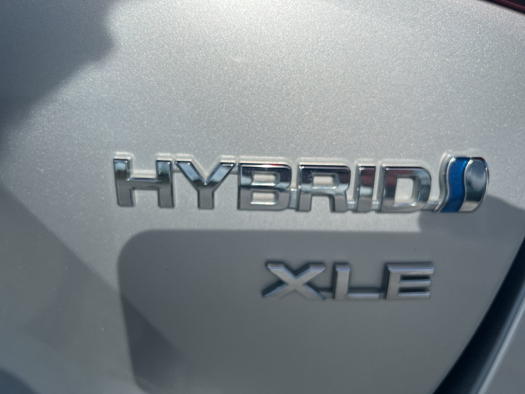 Used 2020 Toyota Prius XLE w/ Advanced Technology Package AWD/4WD image 31