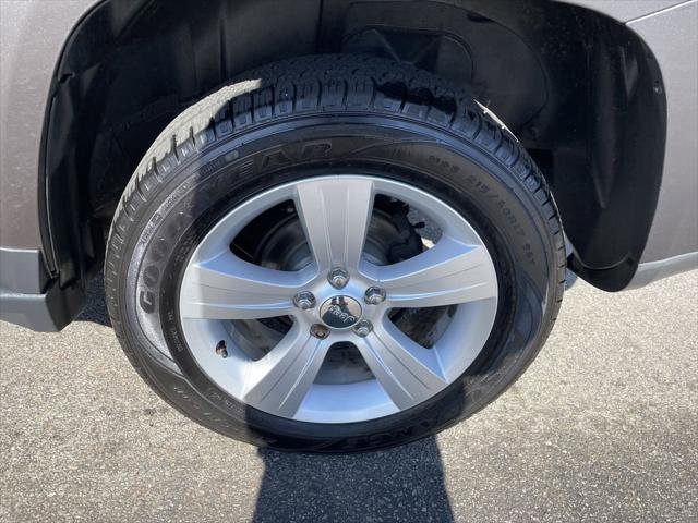 Certified 2016 Jeep Compass Latitude AWD/4WD image 10