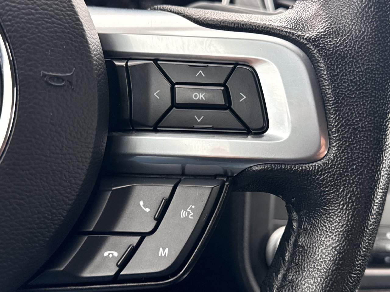 Used 2022 Ford Mustang Convertible RWD image 25