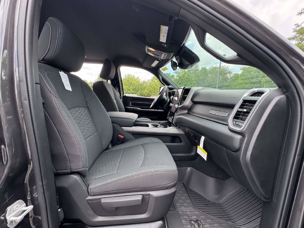 New 2026 RAM 2500 Big Horn AWD/4WD image 15