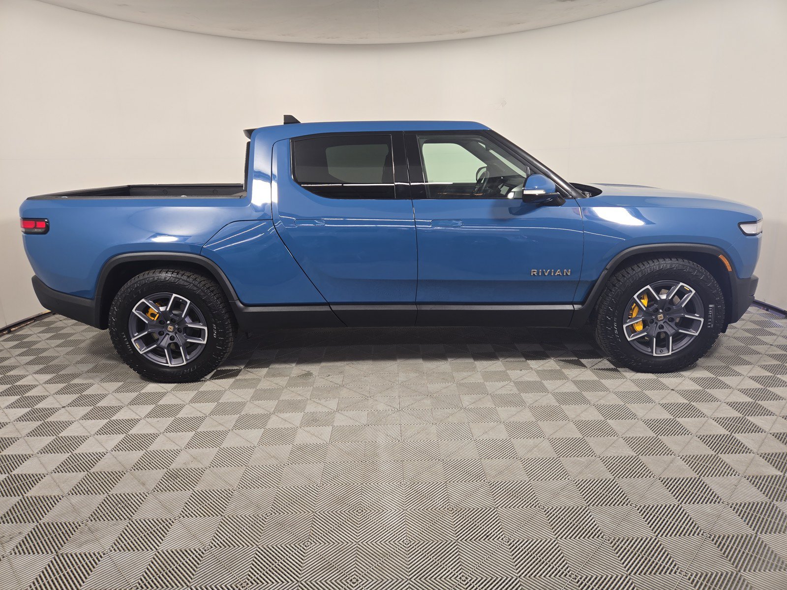 Used 2022 Rivian R1T Launch Edition AWD/4WD image 6