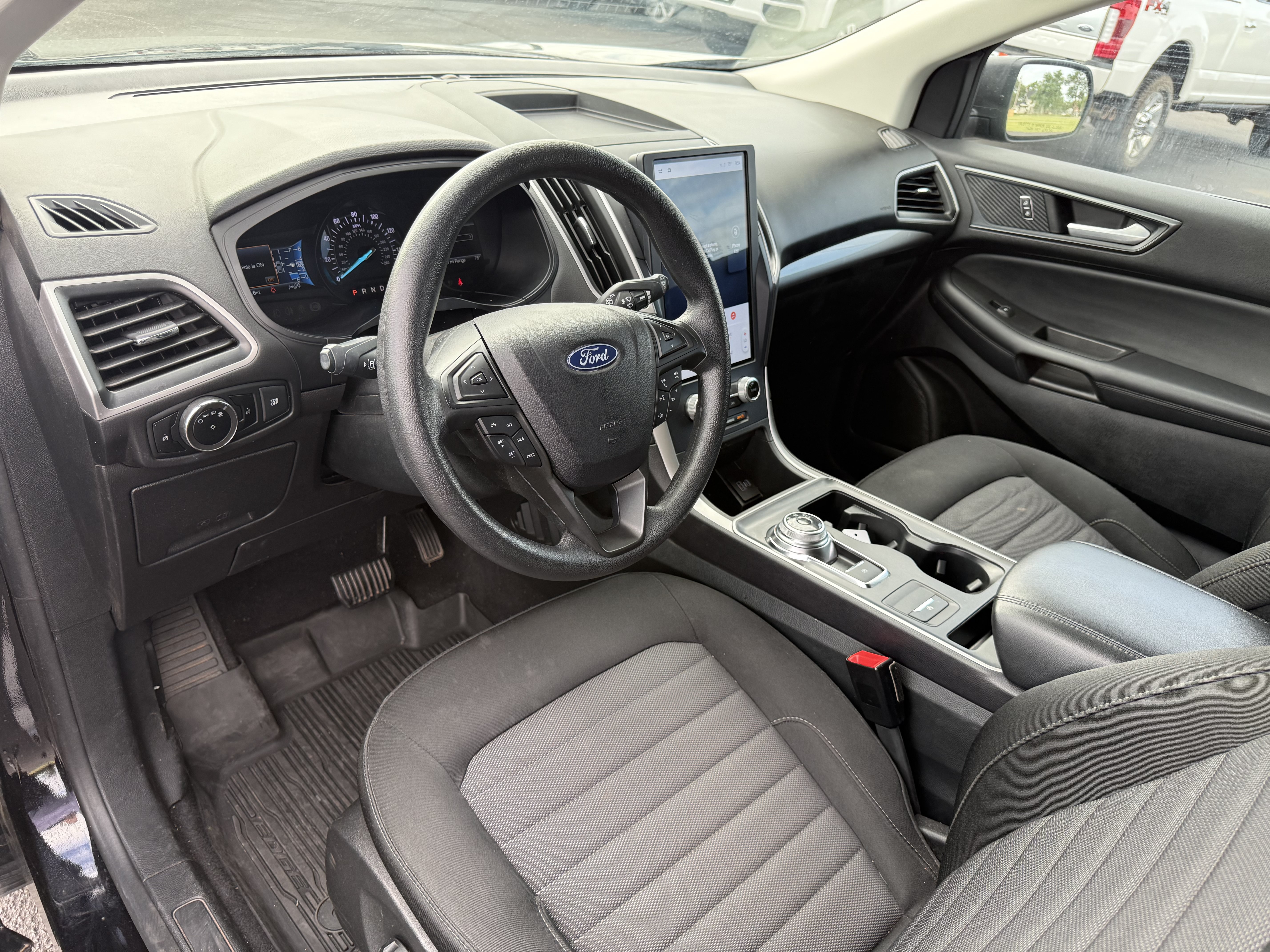 Used 2024 Ford Edge SE AWD/4WD image 6