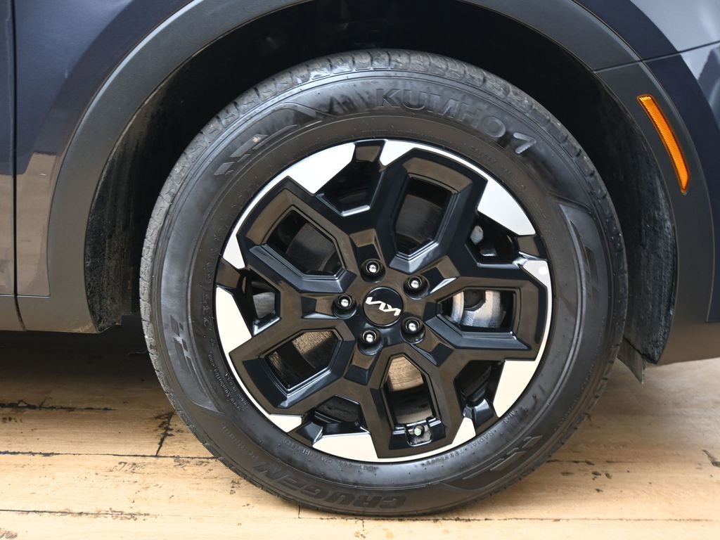 Used 2025 Kia Sorento S image 14
