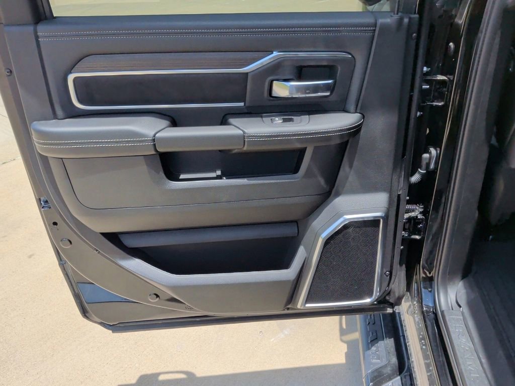 New 2026 RAM 3500 Laramie AWD/4WD image 41