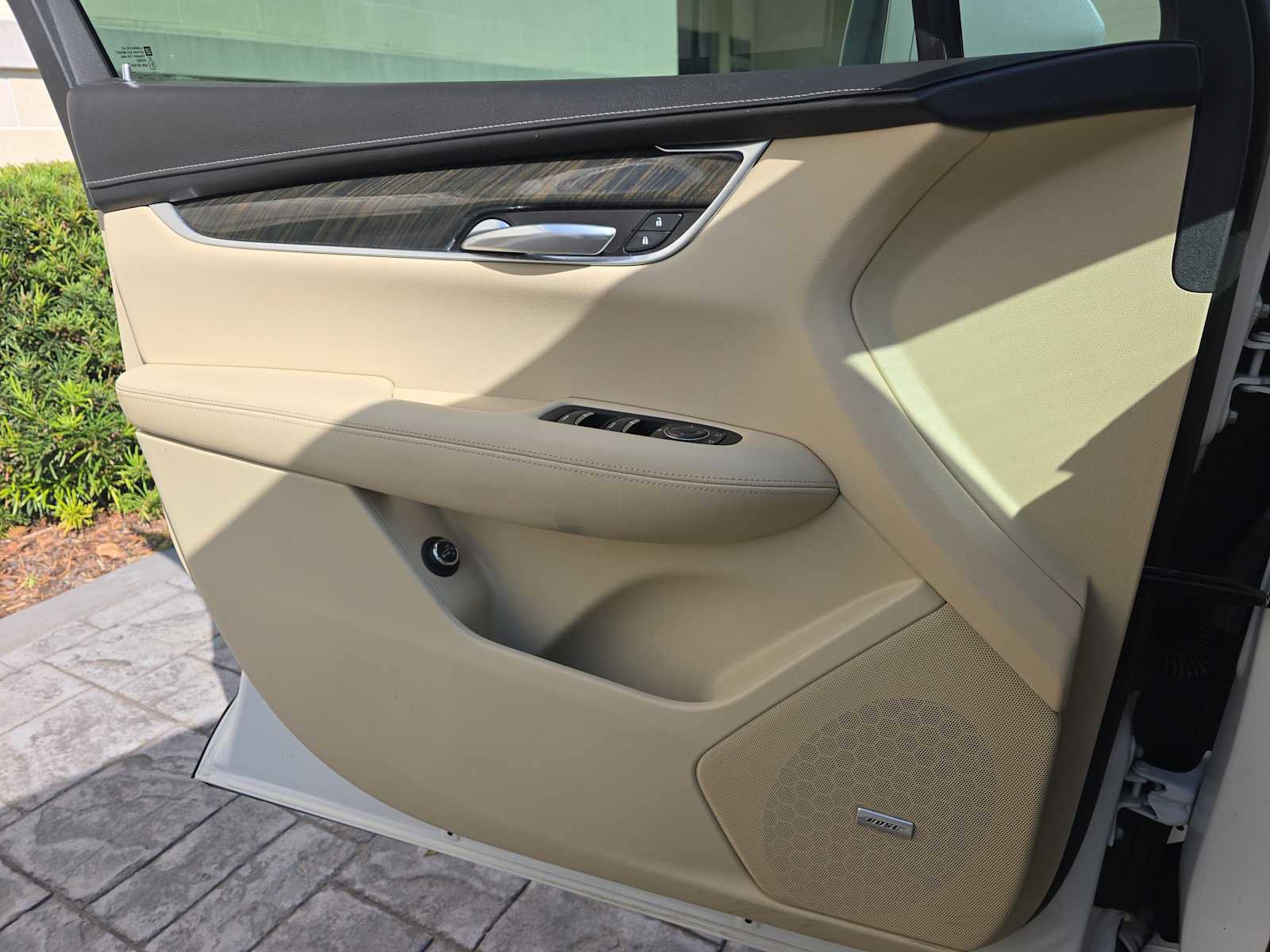 Used 2017 Cadillac XT5 FWD image 16