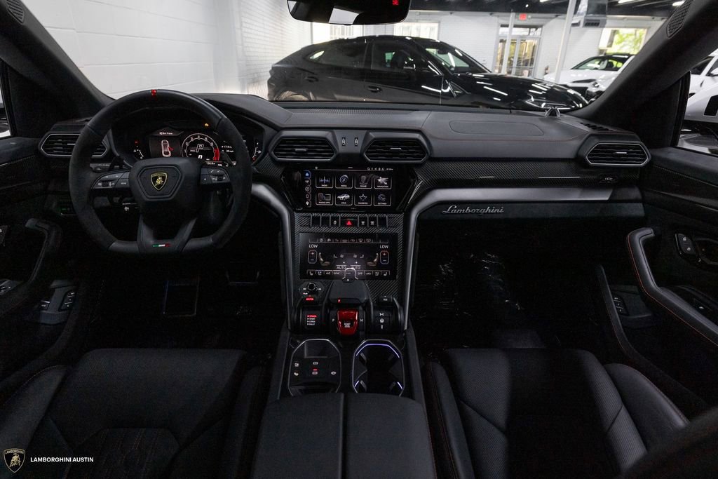 Used 2023 Lamborghini Urus Performante AWD/4WD image 2