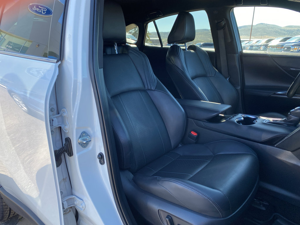 Used 2023 Toyota Venza Limited image 6