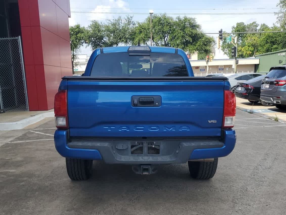 Used 2017 Toyota Tacoma TRD Sport w/ Tow Package RWD image 5